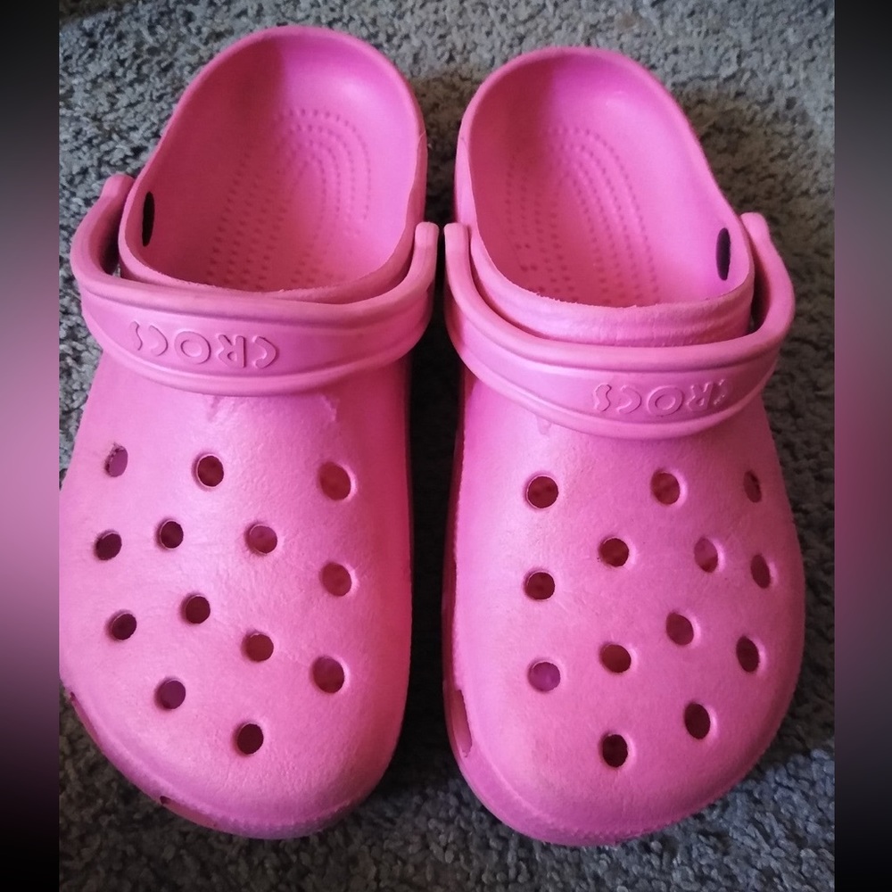 Crocs Pink size W6-7